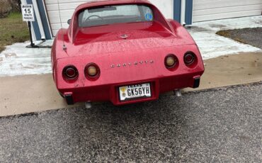 Chevrolet-Corvette-stingray-1975-RED-RED-AND-BLACK-10