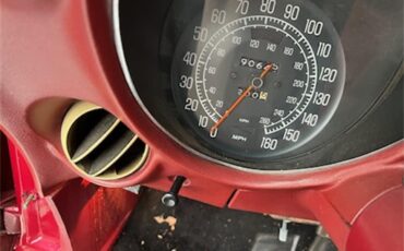 Chevrolet-Corvette-stingray-1975-RED-RED-AND-BLACK-2