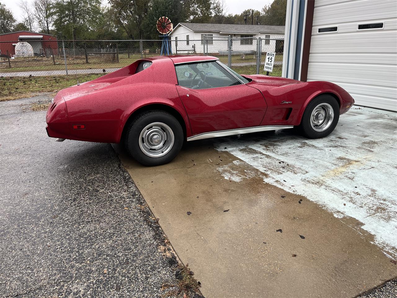 Chevrolet-Corvette-stingray-1975-RED-RED-AND-BLACK-9