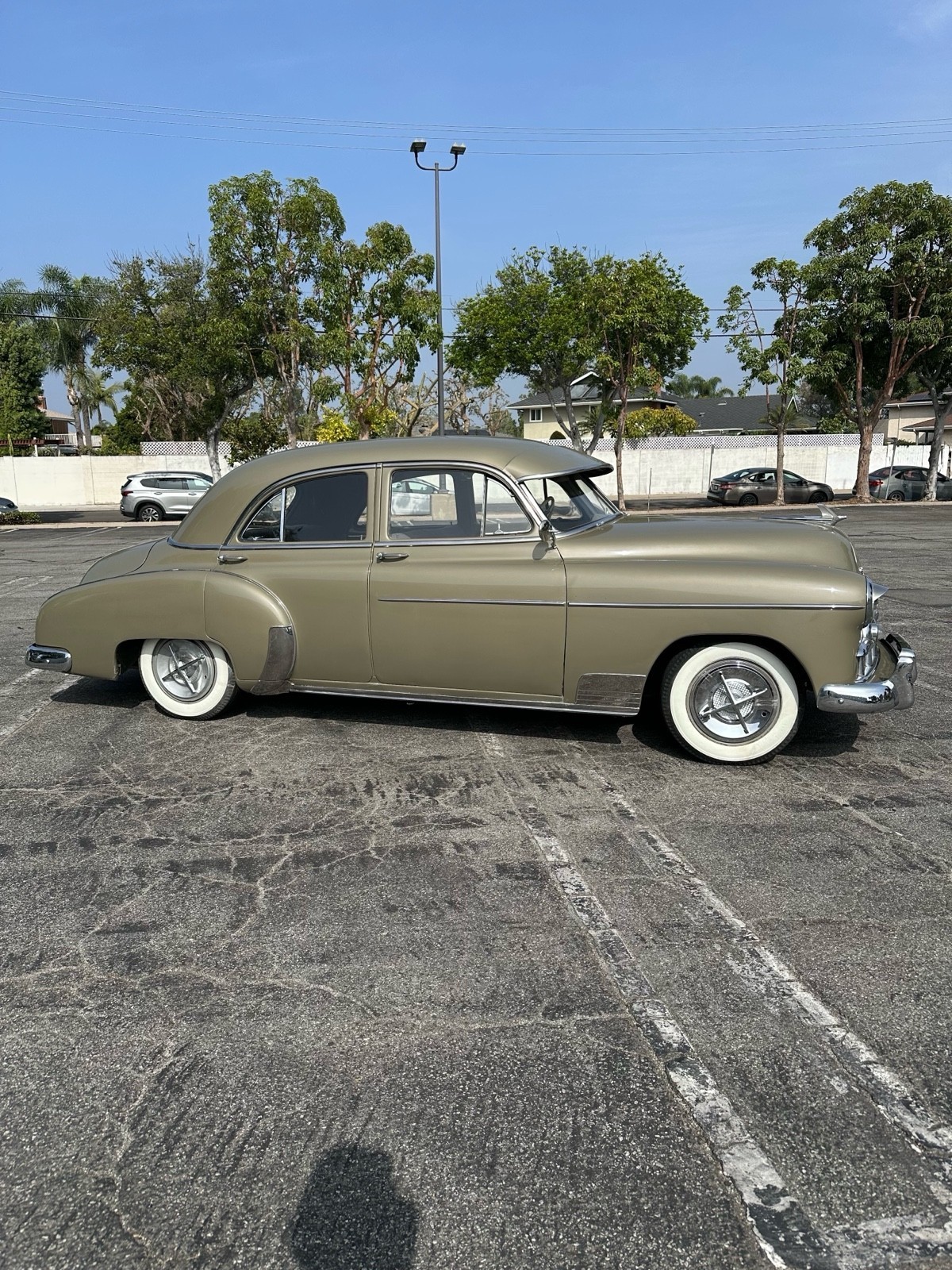 Chevrolet-Deluxe-1949-Sedan-1