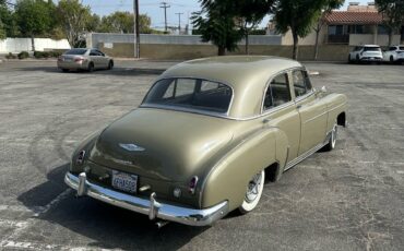 Chevrolet-Deluxe-1949-Sedan-2