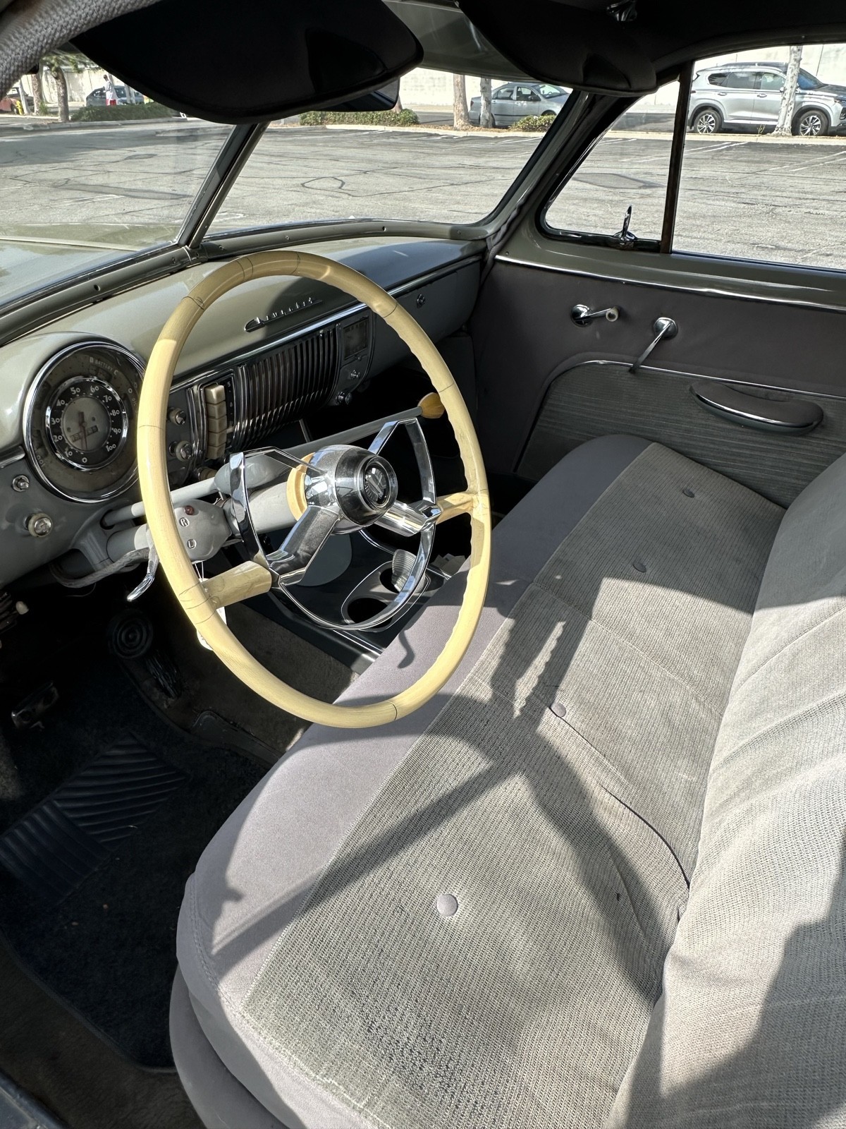 Chevrolet-Deluxe-1949-Sedan-24