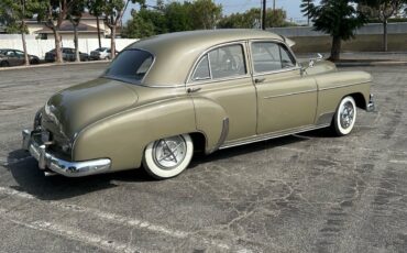 Chevrolet-Deluxe-1949-Sedan-3
