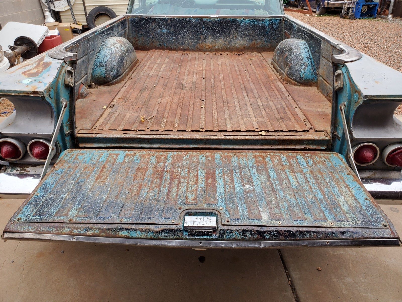 Chevrolet-El-Camino-1960-el-camino-11