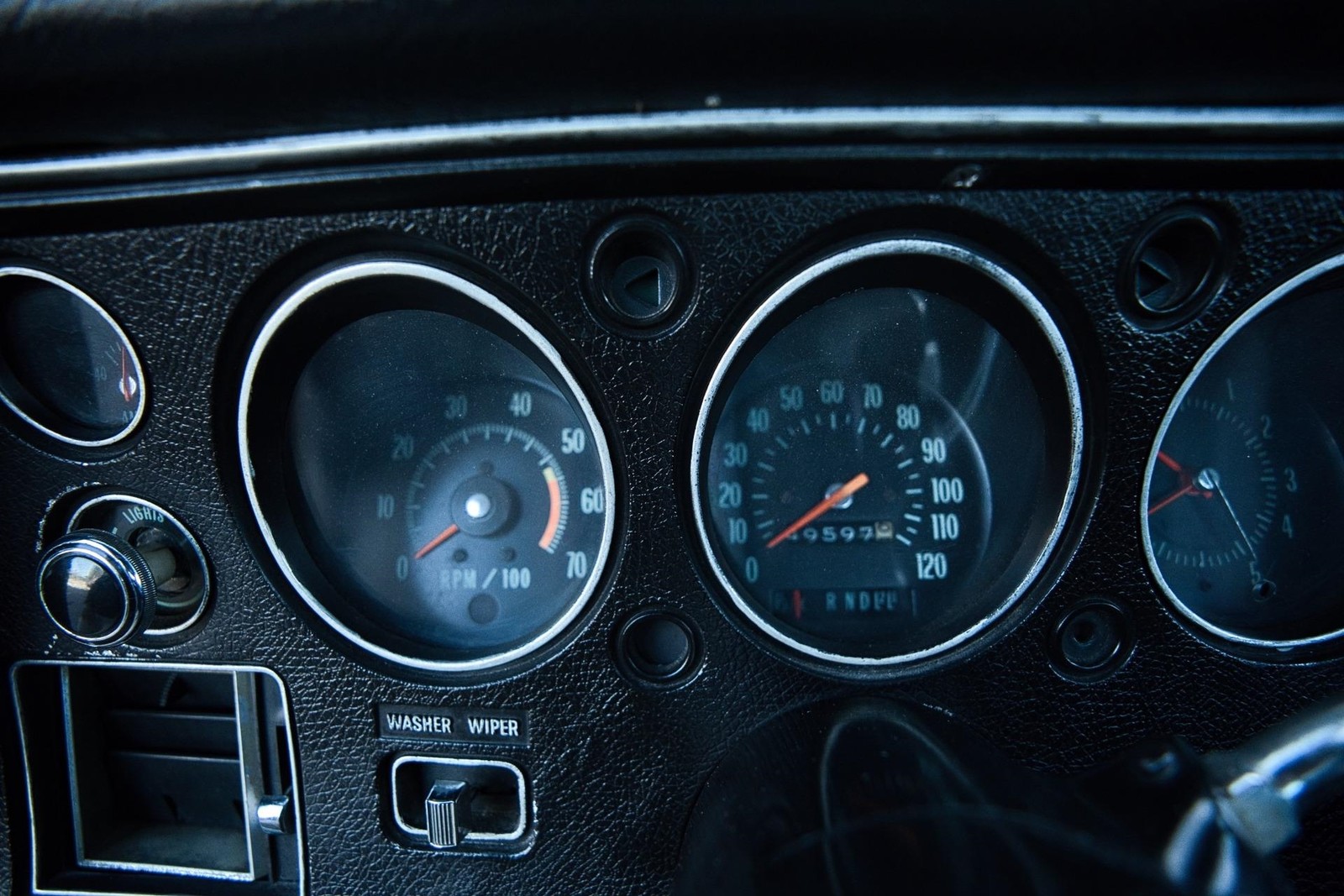Chevrolet-El-Camino-1970-2-Door-30