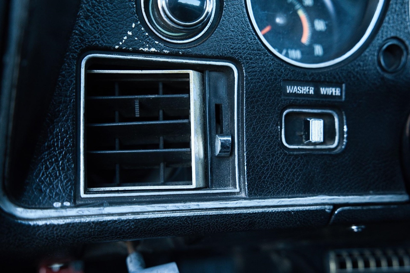 Chevrolet-El-Camino-1970-2-Door-36