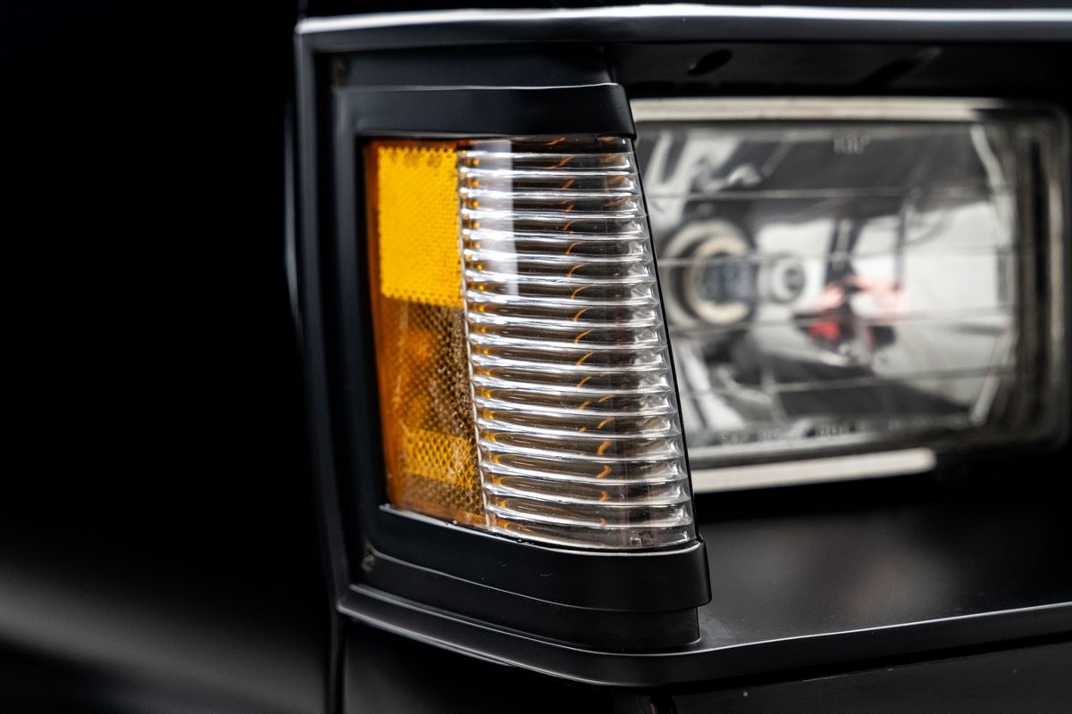 Chevrolet-El-Camino-1984-Standard-Cab-Pickup-12