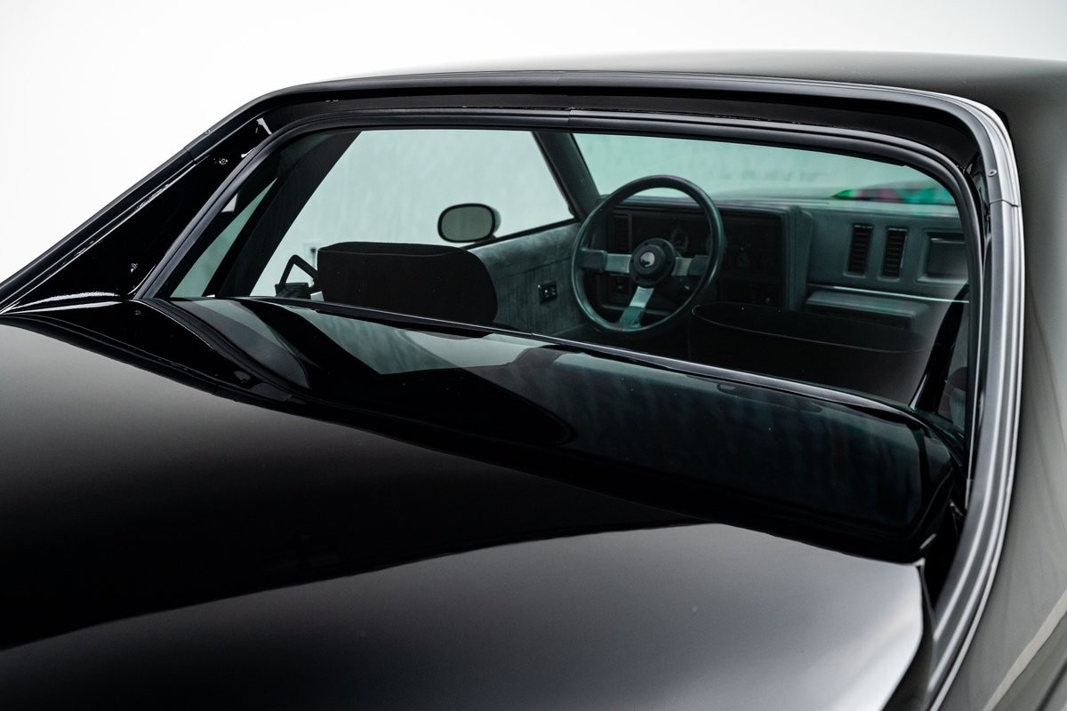 Chevrolet-El-Camino-1984-Standard-Cab-Pickup-24