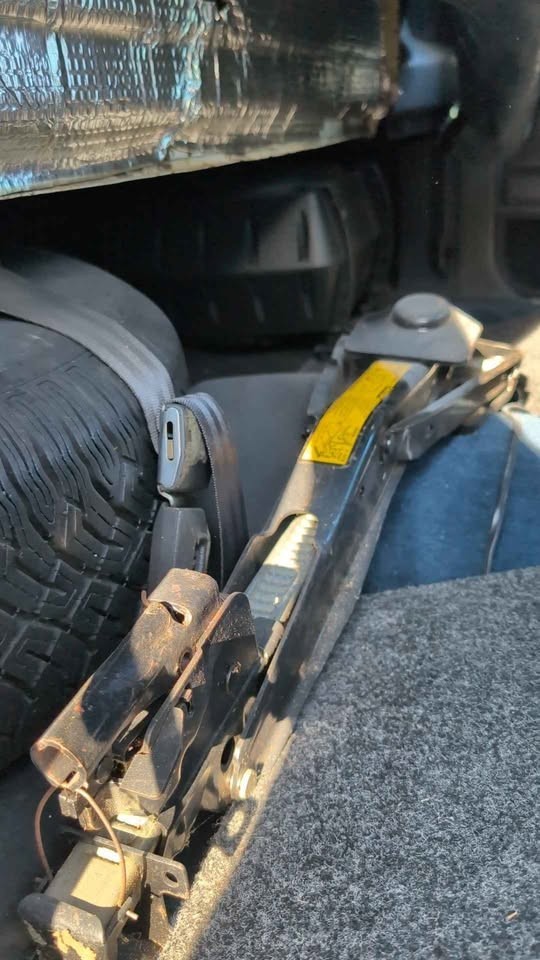 Chevrolet-El-Camino-1984-Standard-Cab-Pickup-24