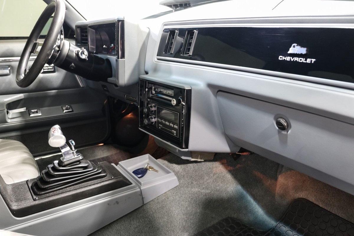 Chevrolet-El-Camino-1987-Other-21