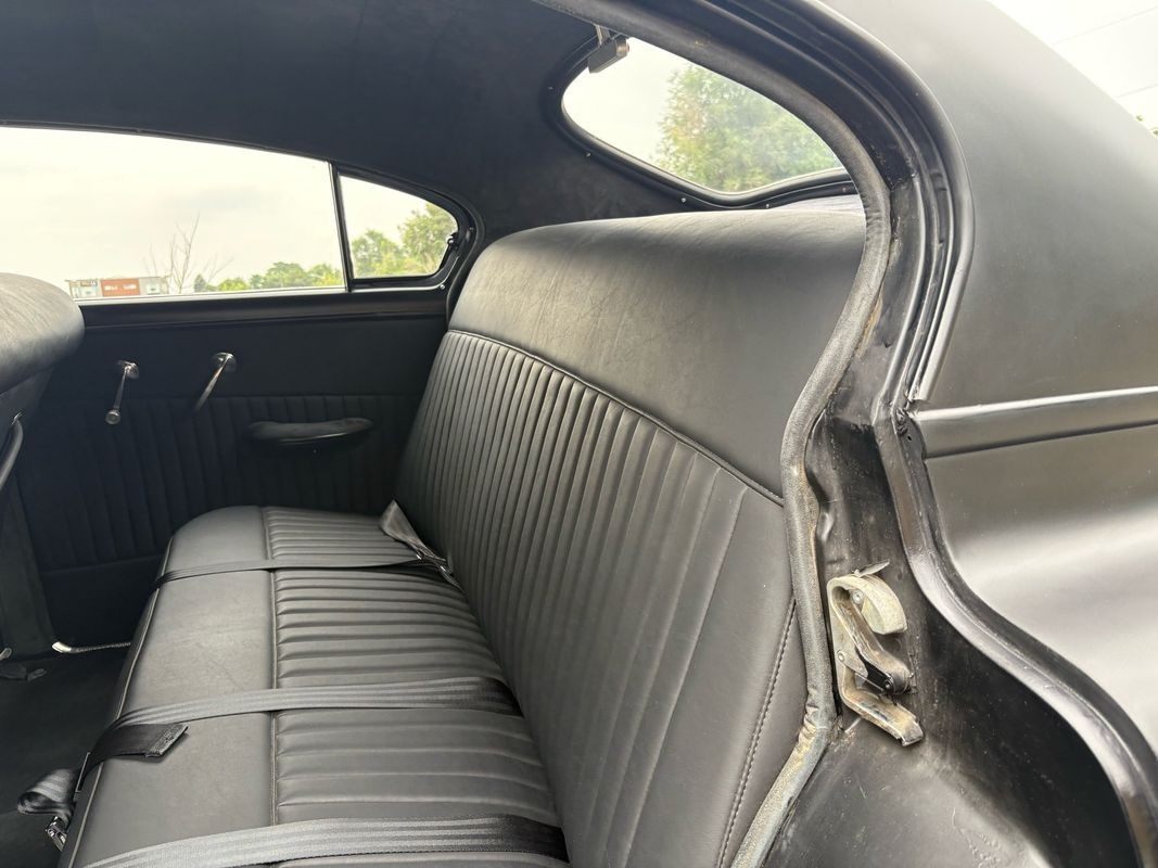 Chevrolet-FLEETLINE-DELUX-1949-10