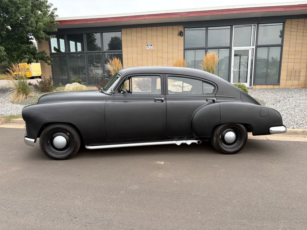Chevrolet-FLEETLINE-DELUX-1949-16