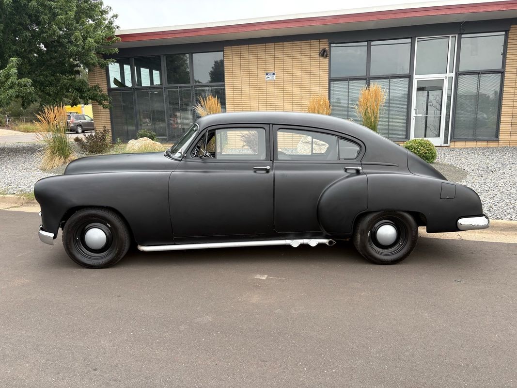 Chevrolet-FLEETLINE-DELUX-1949-17