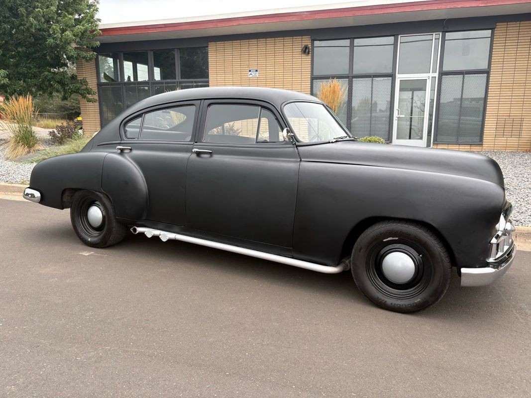 Chevrolet-FLEETLINE-DELUX-1949-28