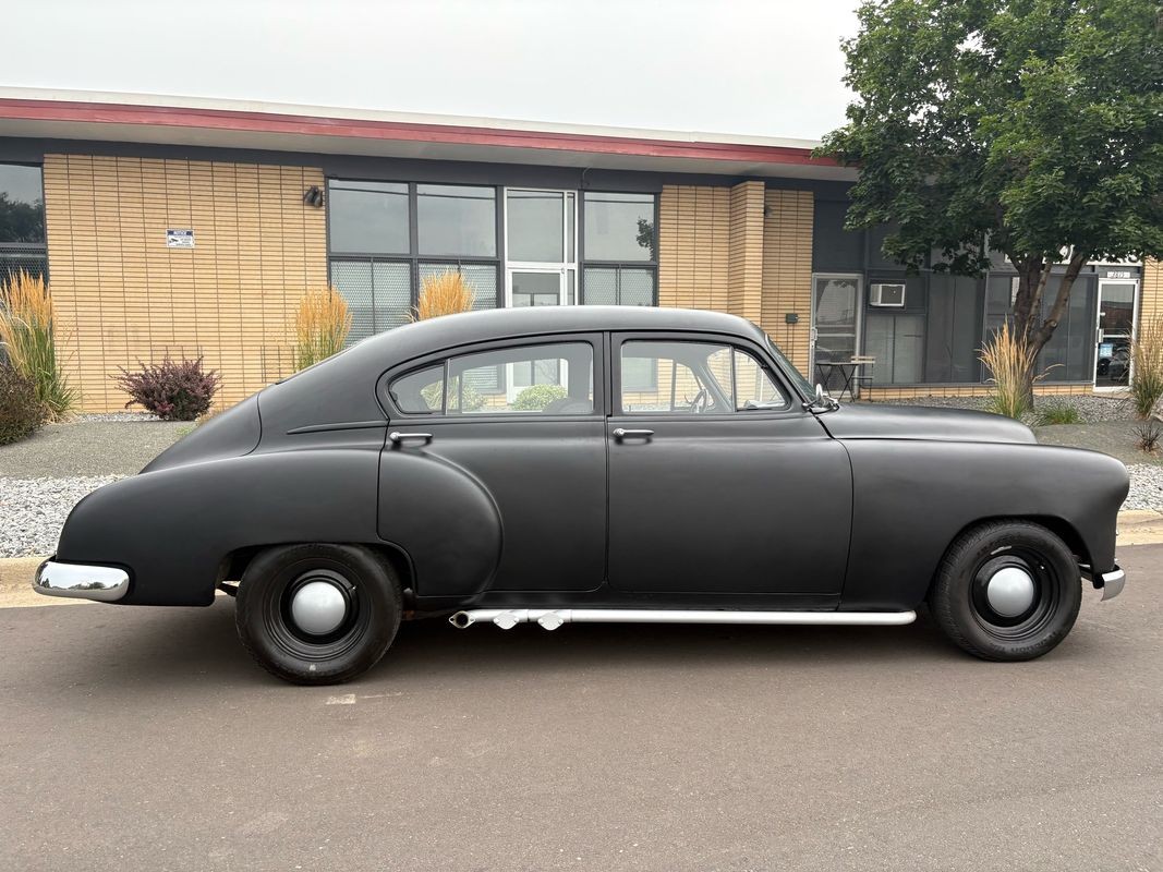 Chevrolet-FLEETLINE-DELUX-1949-29