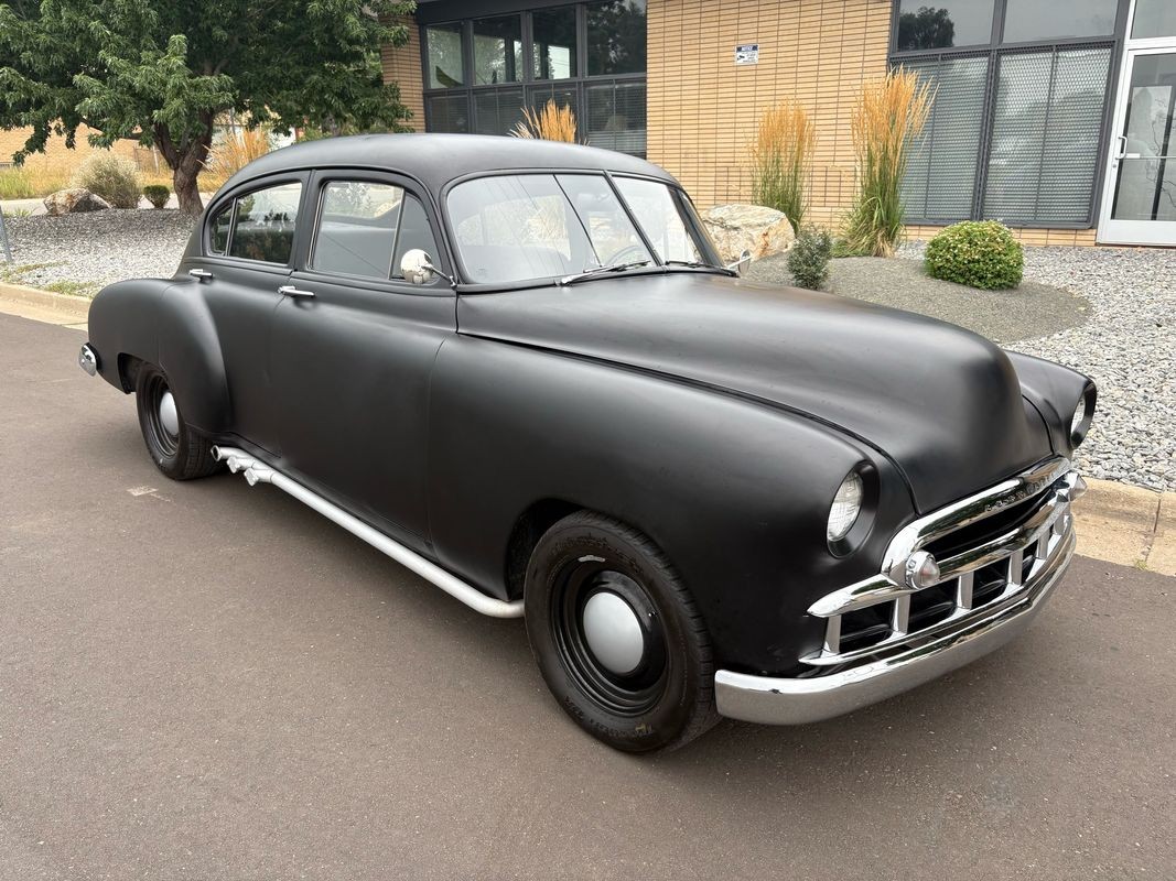 Chevrolet-FLEETLINE-DELUX-1949-31