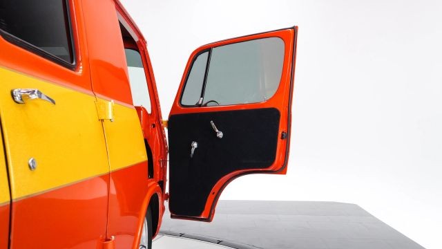 Chevrolet-G20-1968-14