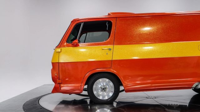 Chevrolet-G20-1968-24