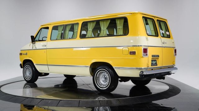 Chevrolet-G20-1977-3