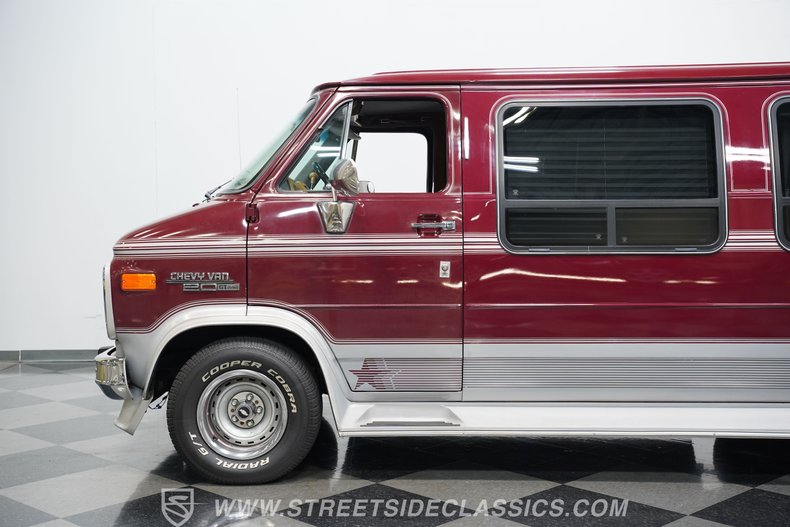 Chevrolet-G20-1990-Garnet-Red-Metallic-Med-Dark-Gray-25