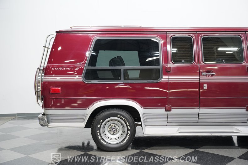 Chevrolet-G20-1990-Garnet-Red-Metallic-Med-Dark-Gray-29