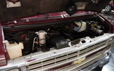 Chevrolet-G20-1990-Garnet-Red-Metallic-Med-Dark-Gray-35