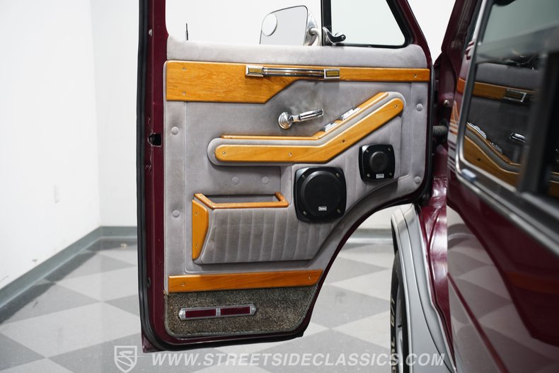 Chevrolet-G20-1990-Garnet-Red-Metallic-Med-Dark-Gray-37