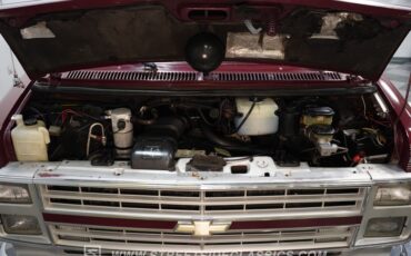 Chevrolet-G20-1990-Garnet-Red-Metallic-Med-Dark-Gray-9