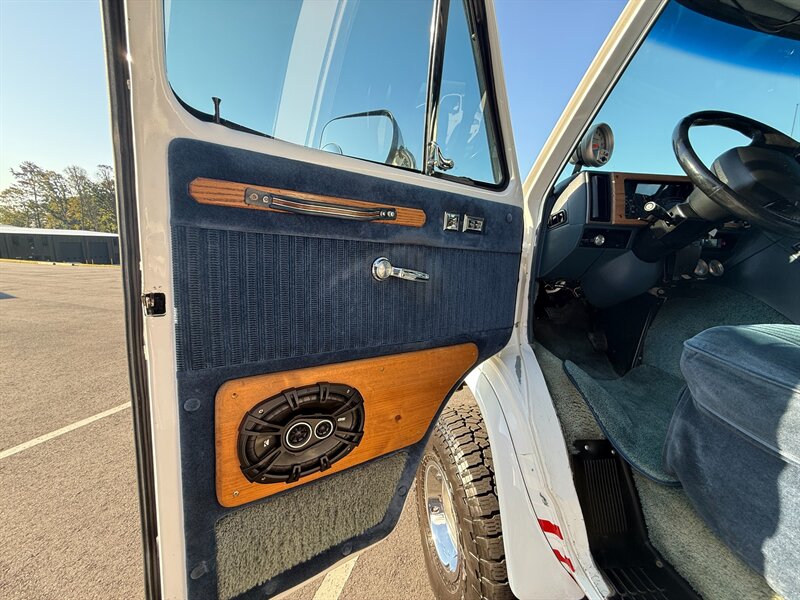 Chevrolet-G20-1992-Black-Black-25