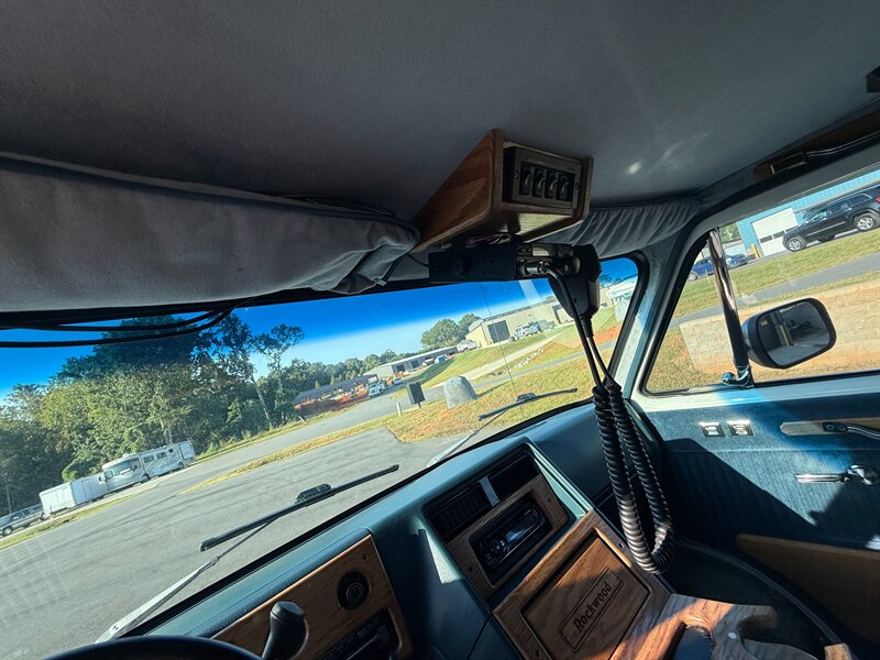 Chevrolet-G20-1992-Black-Black-26