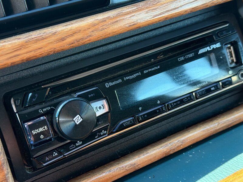 Chevrolet-G20-1992-Black-Black-29