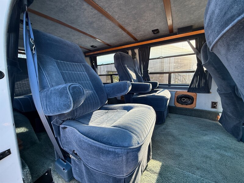 Chevrolet-G20-1992-Black-Black-31