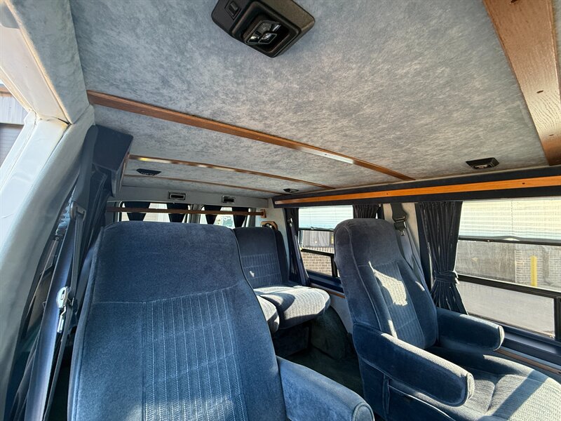 Chevrolet-G20-1992-Black-Black-32