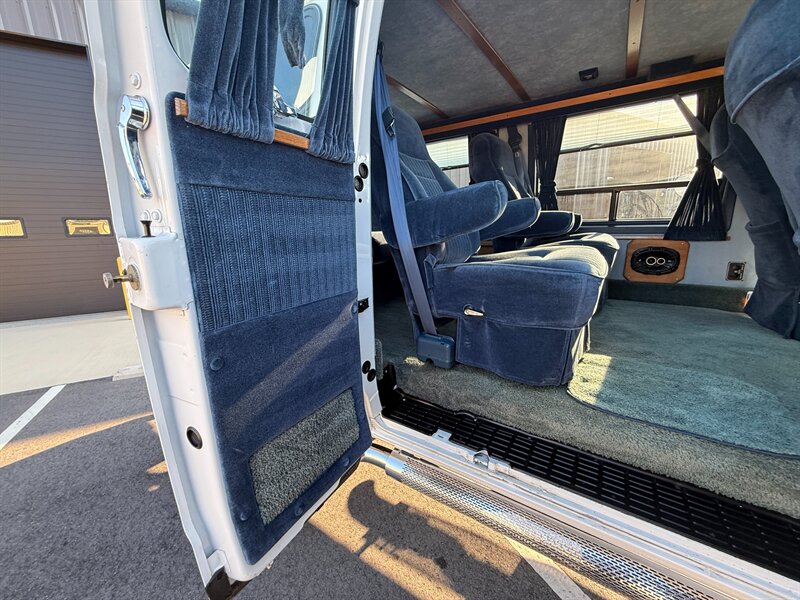 Chevrolet-G20-1992-Black-Black-33