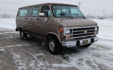 Chevrolet-G20-Van-1995-Van-22