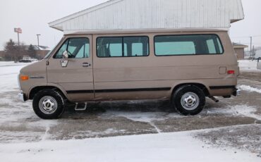 Chevrolet-G20-Van-1995-Van-24
