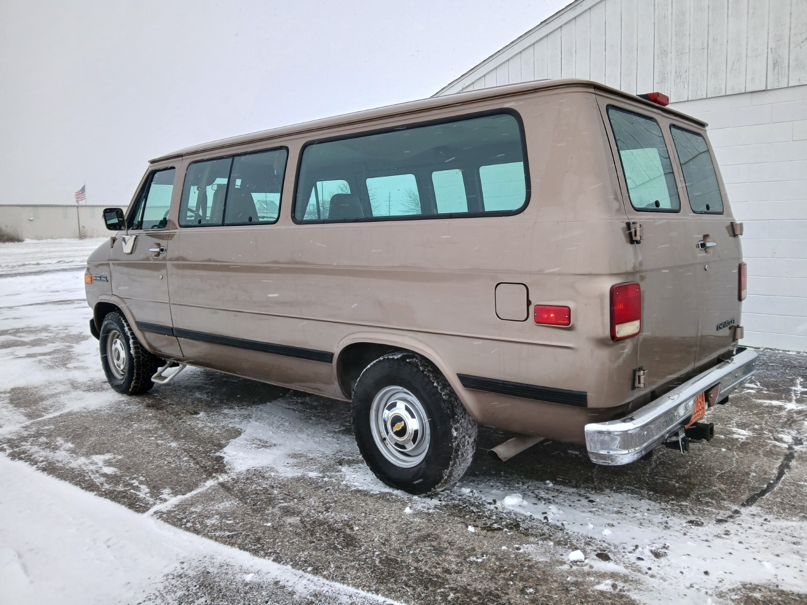 Chevrolet-G20-Van-1995-Van-25