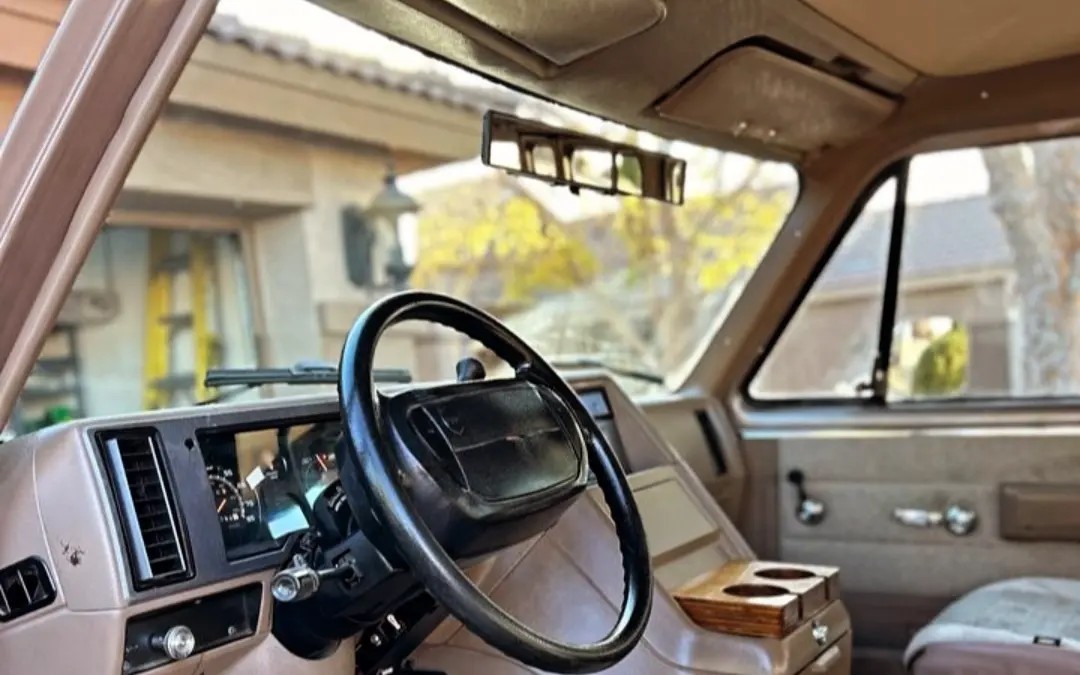 Chevrolet-G20-Van-1995-Van-4