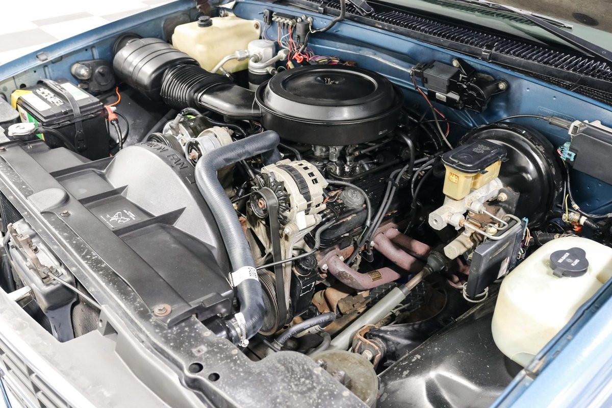 Chevrolet-Gmt-400-1990-Standard-Cab-Pickup-11