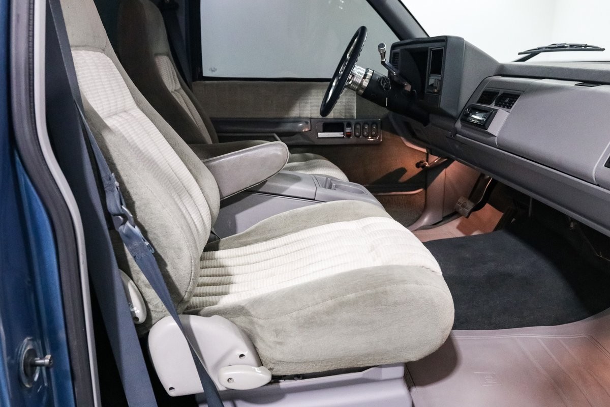 Chevrolet-Gmt-400-1990-Standard-Cab-Pickup-16