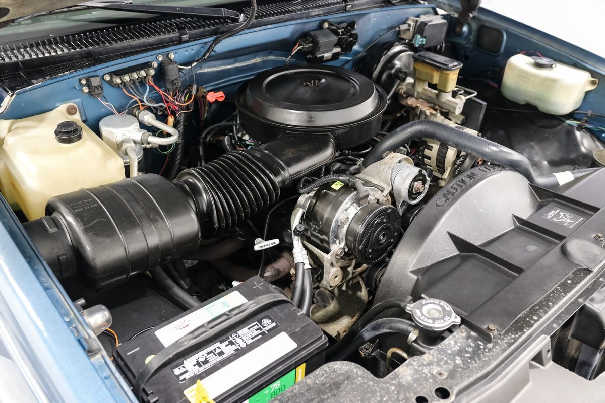 Chevrolet-Gmt-400-1990-Standard-Cab-Pickup-9