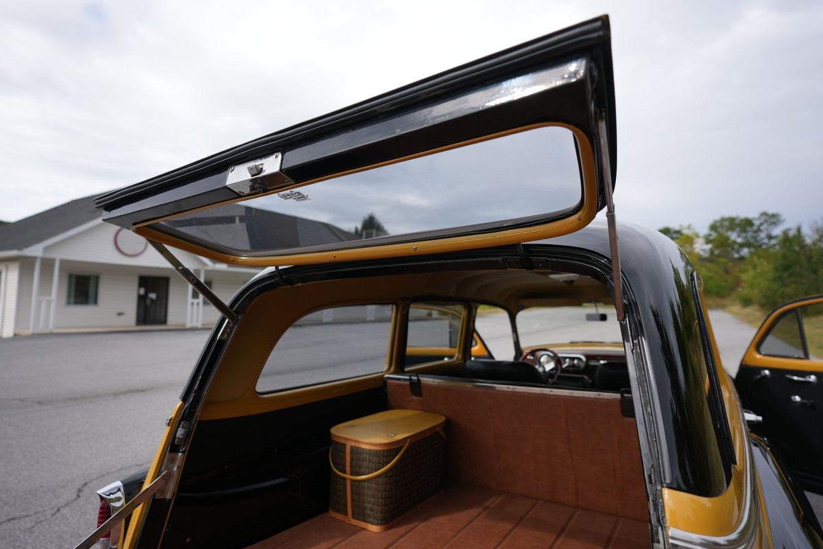 Chevrolet-Handyman-Wagon-1954-32