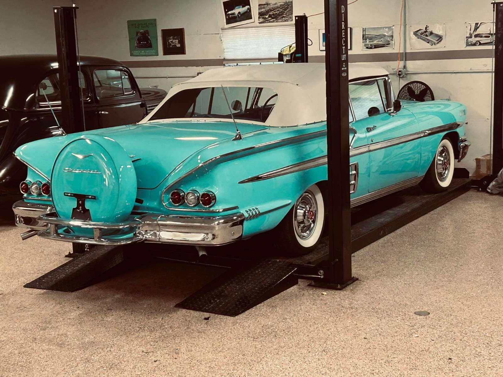 Chevrolet-Impala-1958-Convertible-1