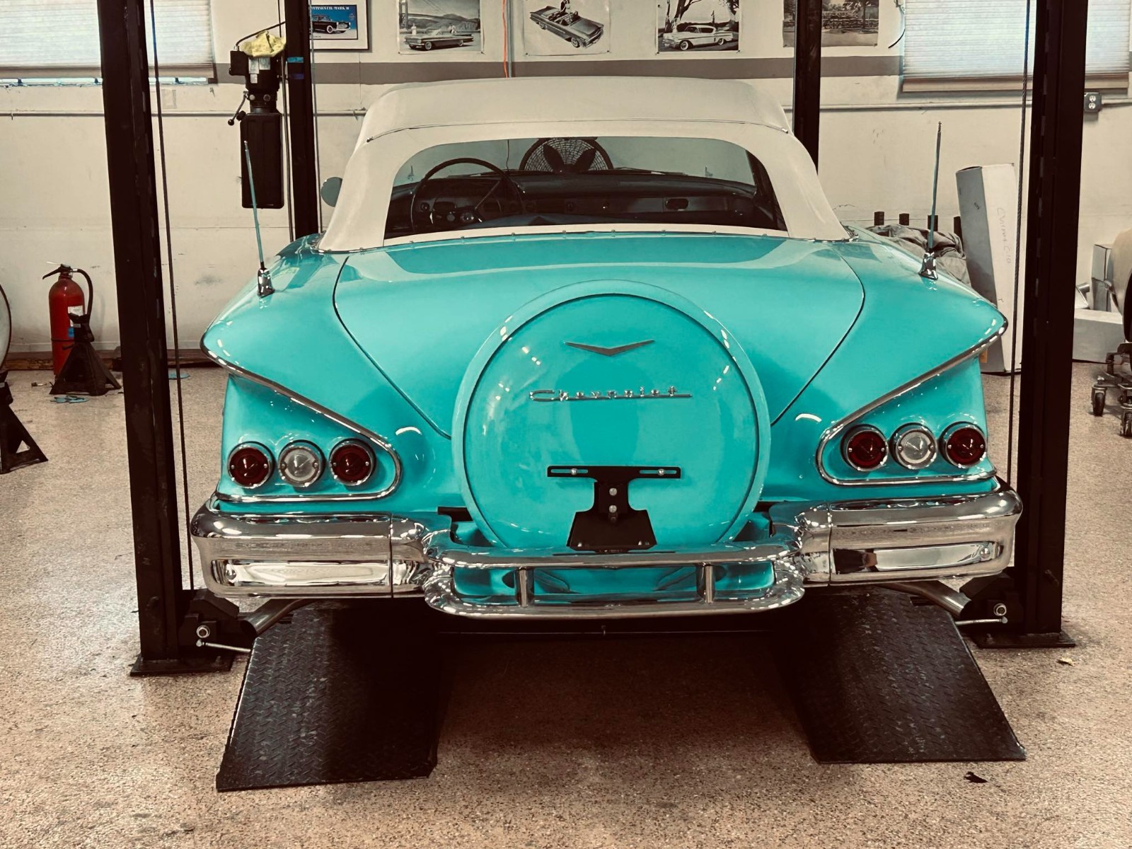 Chevrolet-Impala-1958-Convertible-5