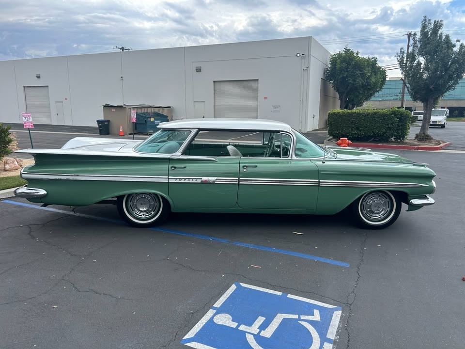Chevrolet-Impala-1959-Sedan-1