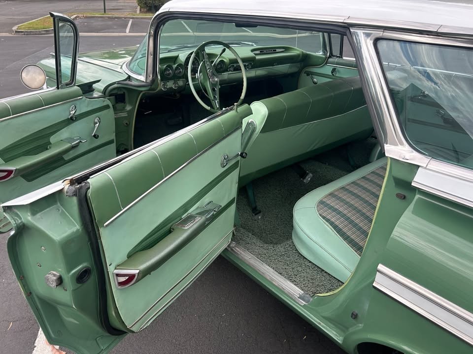 Chevrolet-Impala-1959-Sedan-11