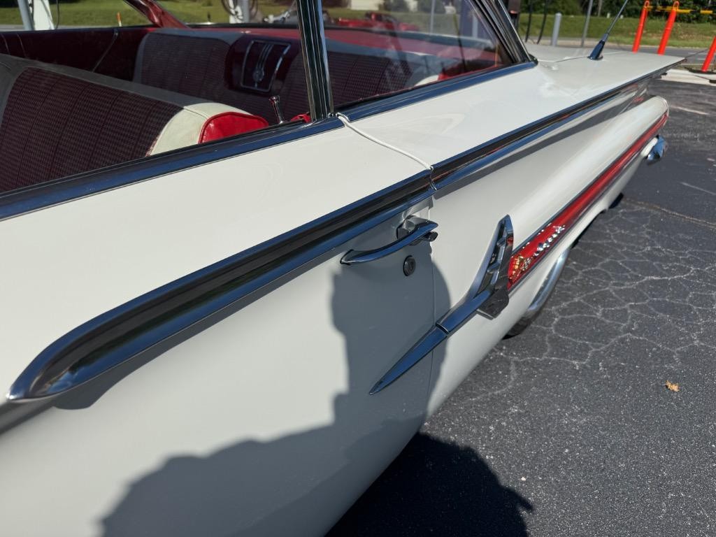 Chevrolet-Impala-1960-17
