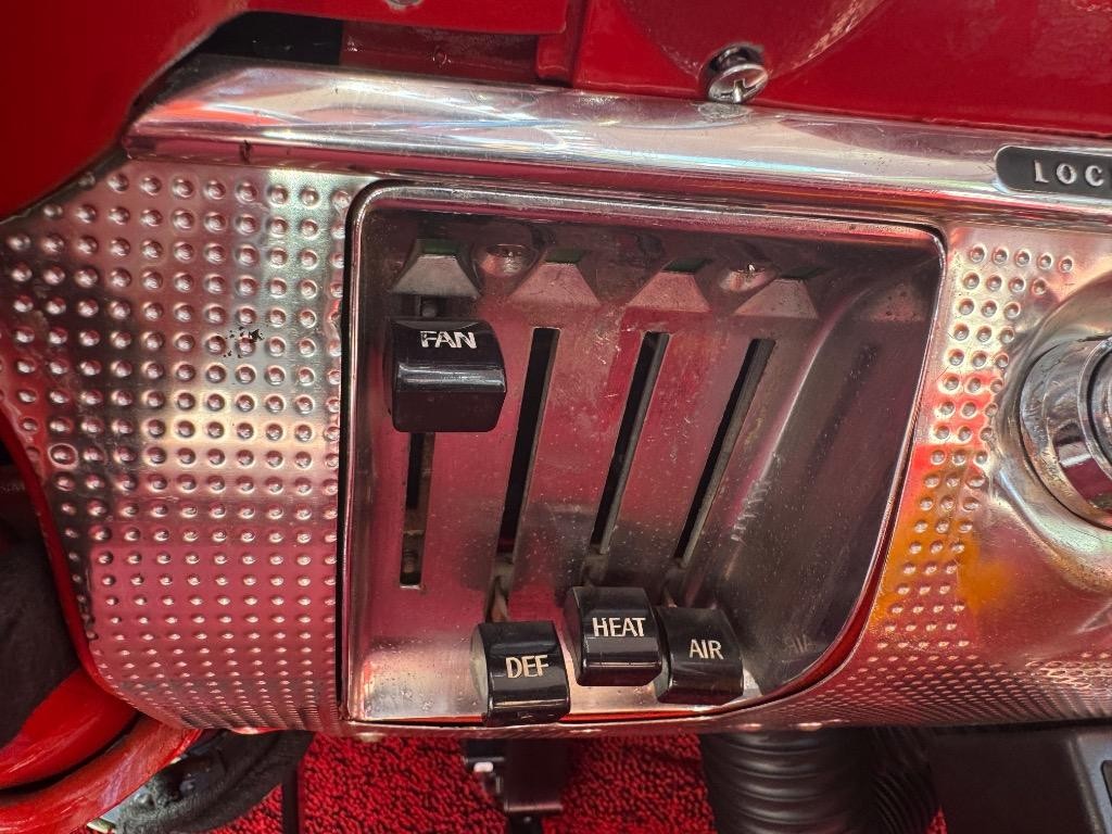 Chevrolet-Impala-1960-34