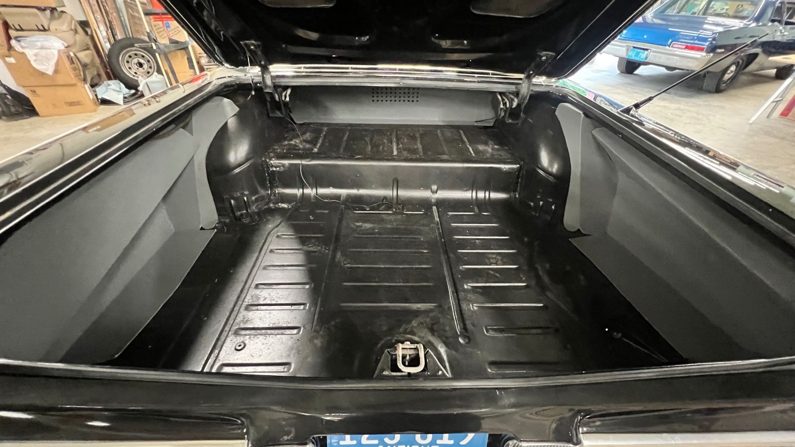 Chevrolet-Impala-1960-348-TRI-Power-18