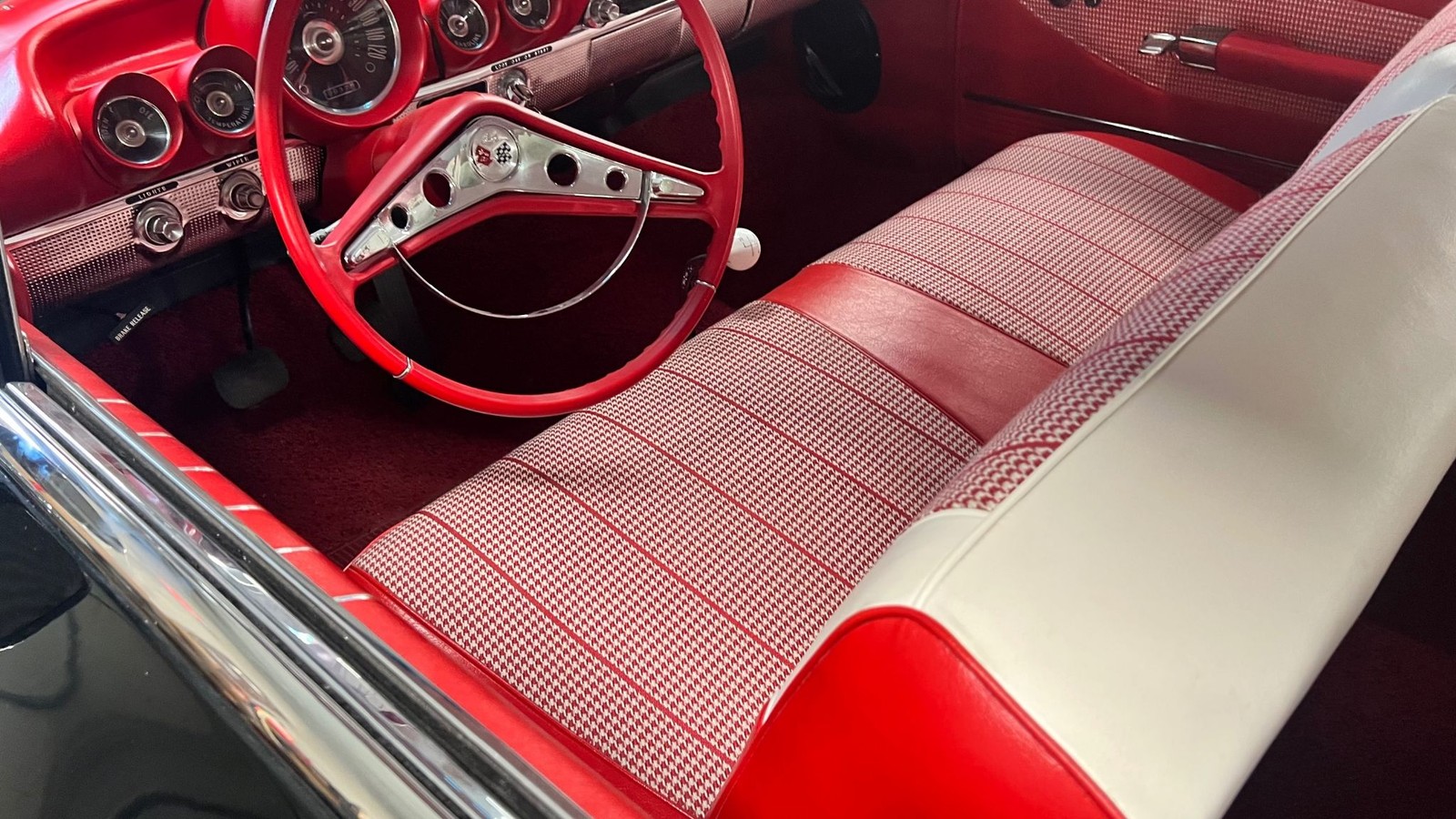 Chevrolet-Impala-1960-348-TRI-Power-24